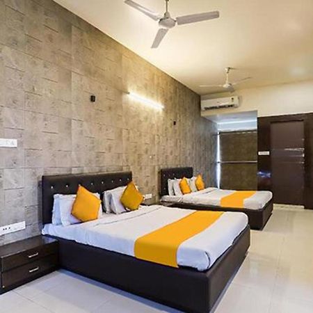 Fabhotel Marigold Surat Exterior photo