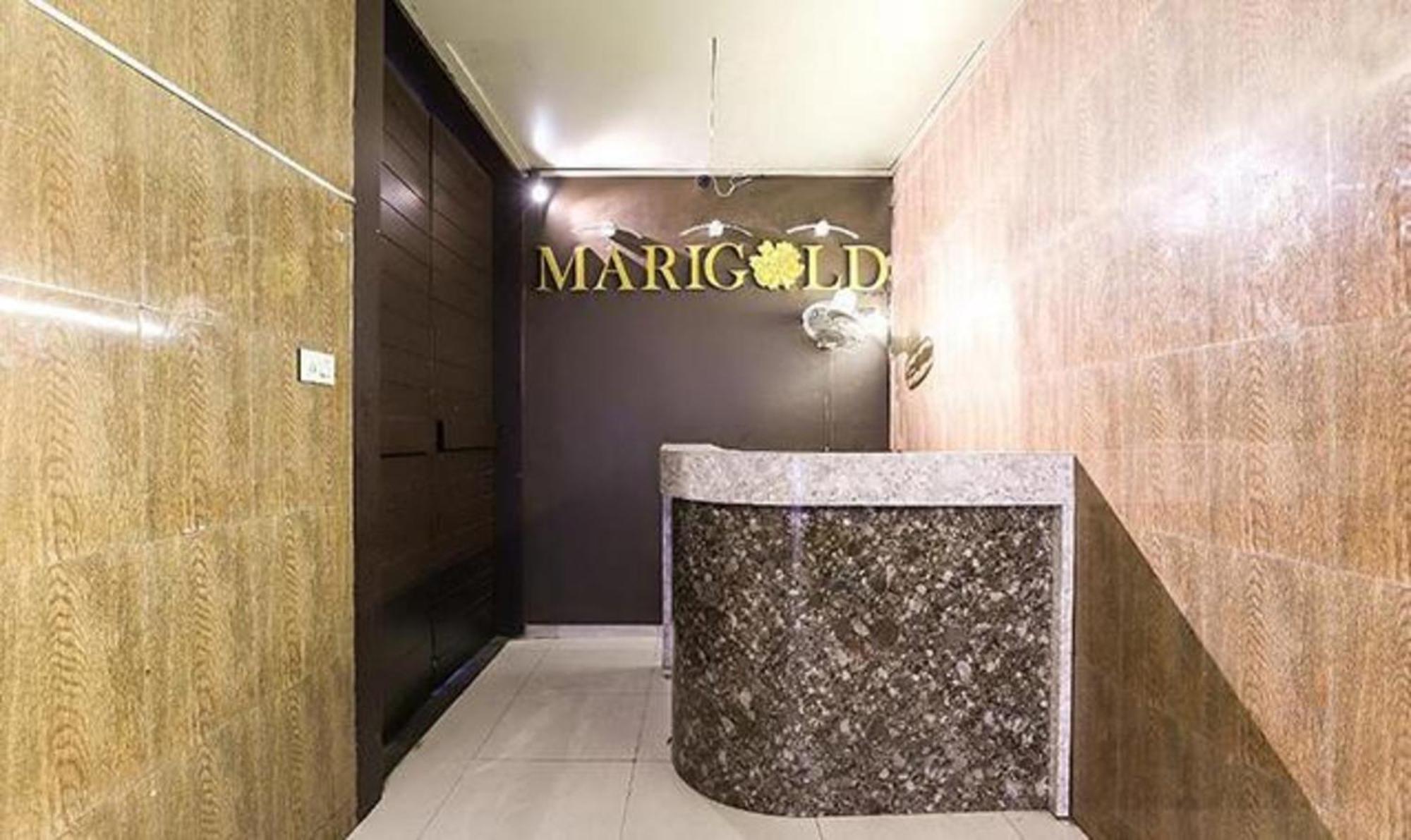 Fabhotel Marigold Surat Exterior photo